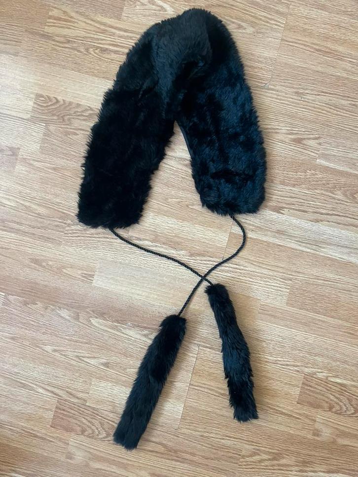 Zwarte bontkraag / sjaal – elegant & warm, Kinderen en Baby's, Kinderkleding | Mutsen, Sjaals en Handschoenen, Zo goed als nieuw