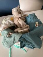 Baby kleding pakket - Romper, knuffeldoekje en slab, Ophalen of Verzenden, Nieuw, Maat 62