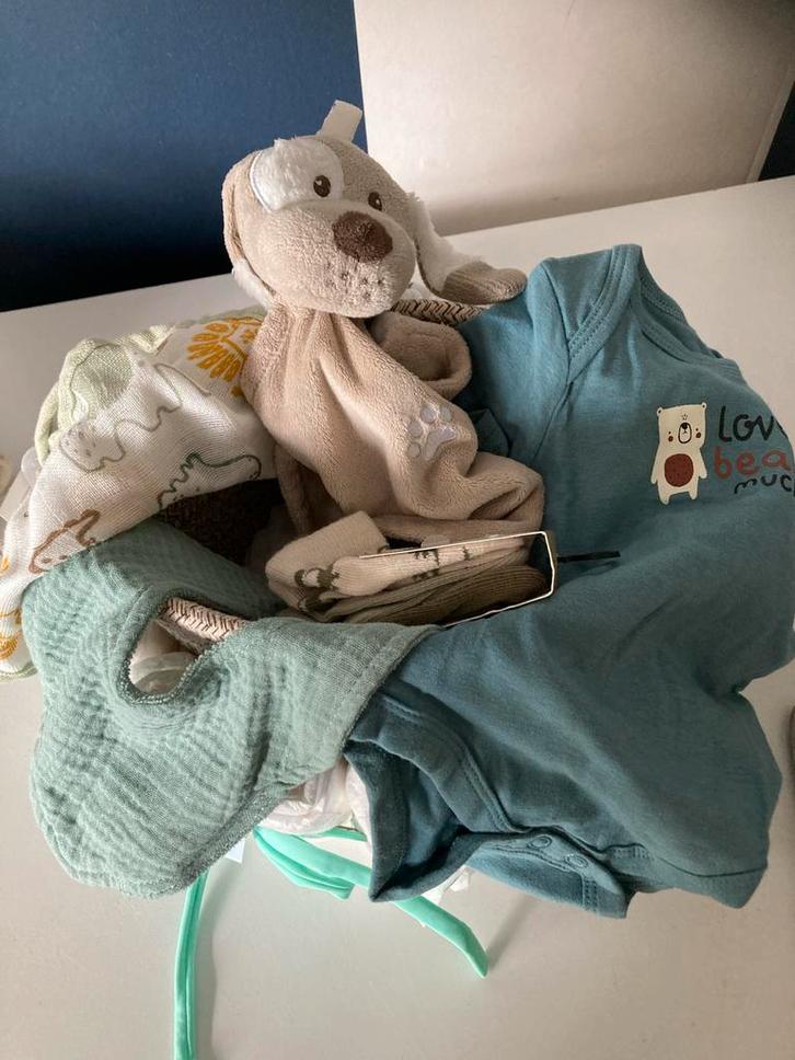 Baby kleding pakket - Romper, knuffeldoekje en slab, Kinderen en Baby's, Babykleding | Baby-kledingpakketten, Nieuw, Maat 62, Ophalen of Verzenden