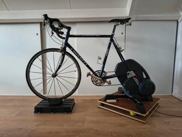Complete set: Elite Direto X fietstrainer met trainingsfiets beschikbaar voor biedingen