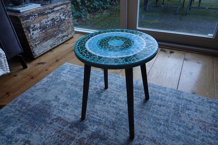 Mozaiek bijzettafeltje (binnen/buiten), Huis en Inrichting, Tafels | Bijzettafels, Nieuw, Rond, Minder dan 45 cm, Minder dan 55 cm