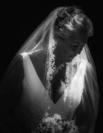 Bruidsjapon in de kleur Ivory van The Honeymoon Shop, Kleding | Dames, Trouwkleding en Trouwaccessoires, Ophalen, Zo goed als nieuw