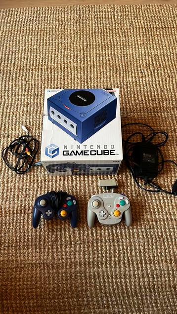 Complete retro Nintendo GameCube set paars + controllers beschikbaar voor biedingen