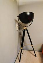 Industriële zwarte vloerlamp met statief, Huis en Inrichting, Lampen | Vloerlampen, Ophalen, Zo goed als nieuw, 150 tot 200 cm