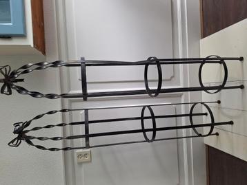 Mooie etageres voor op het terras. beschikbaar voor biedingen