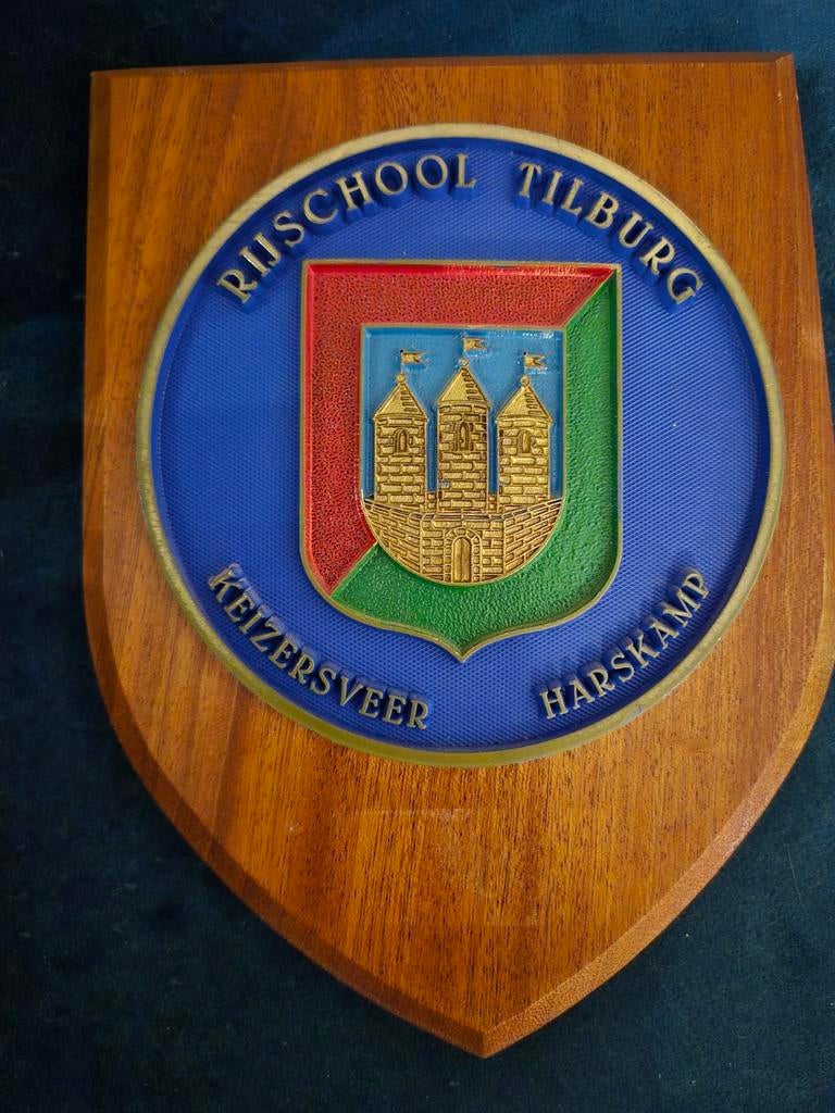 Wapenschild Rijschool Tilburg Keizersveer Harskamp, Verzamelen, Ophalen of Verzenden, Landmacht, Nederland, Embleem of Badge