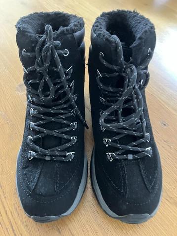 Jongens schoenen z.g.a.n. beschikbaar voor biedingen