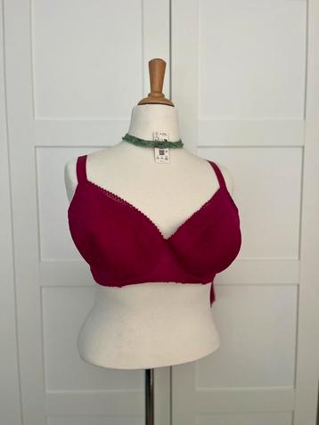 Etam bh – 90F – fuchsia kant – met beugel beschikbaar voor biedingen