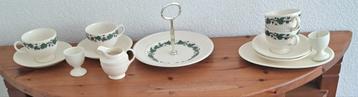 Wedgwood Esteria klimop-servies delen.  beschikbaar voor biedingen