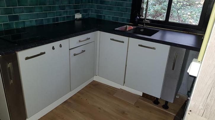 Compacte hoekkeuken met kraan/spoelbak - 192 bij 188, Huis en Inrichting, Keuken | Complete keukens, Gebruikt, Hoekkeuken, Wit