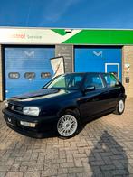 Originele VW Golf VR6 2.8L Blauw 1e Eigenaar Uniek!, Voorwielaandrijving, Stof, Blauw, Bedrijf