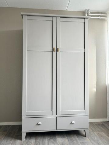 Kledingkast taupe/beige beschikbaar voor biedingen