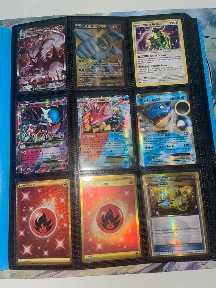 Grote pokémon collectie/verzameling + map, Hobby en Vrije tijd, Verzamelkaartspellen | Pokémon, Zo goed als nieuw, Meerdere kaarten