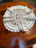 Gehaate rond kleedje kan je ook in een ring hakken, Antiek en Kunst, Ophalen of Verzenden