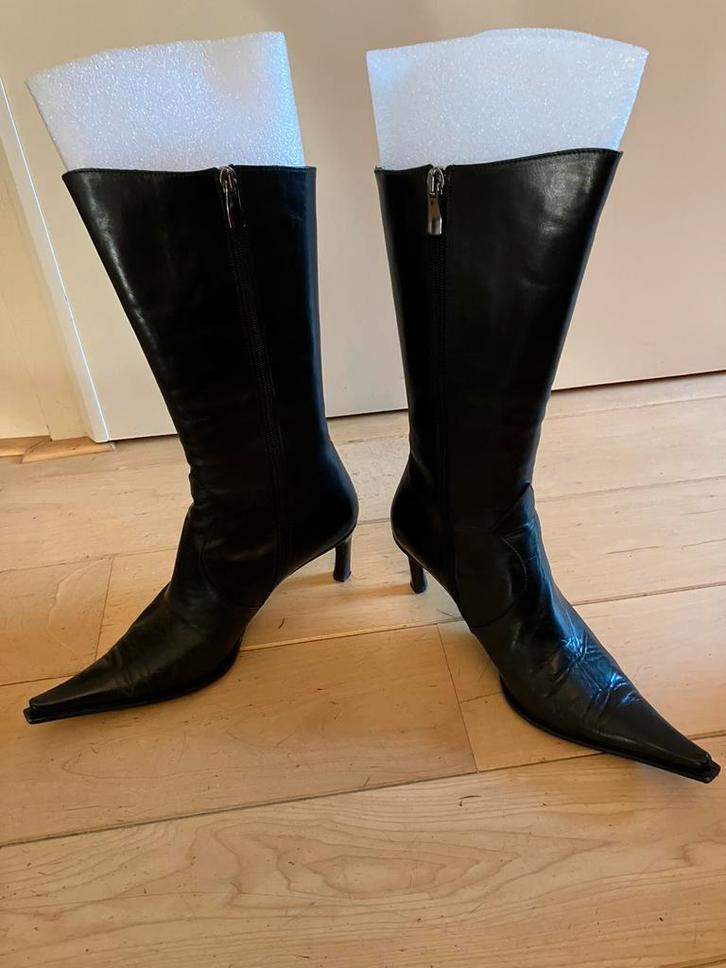 Zwarte leren laars met naaldhak, Kleding | Dames, Schoenen, Gedragen, Hoge laarzen, Zwart, Ophalen of Verzenden