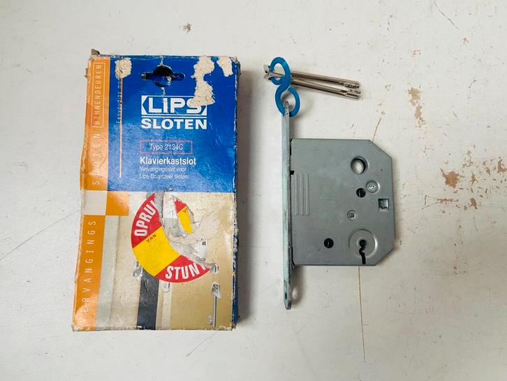 Lips 2134C klavierslot kastslot insteek 55 2 sleutels, Doe-het-zelf en Verbouw, Overige Doe-het-zelf en Verbouw, Nieuw, Ophalen of Verzenden