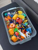 Mandje vol kindersurprise speeltjes, Ophalen of Verzenden, Zo goed als nieuw, Hardplasticfiguren