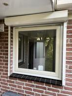 Wit rolluik met elektrische bediening, Doe-het-zelf en Verbouw, Rolluiken, Ophalen, Zo goed als nieuw, Elektrische bediening, Wit
