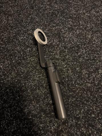Magsafe selfiestick beschikbaar voor biedingen