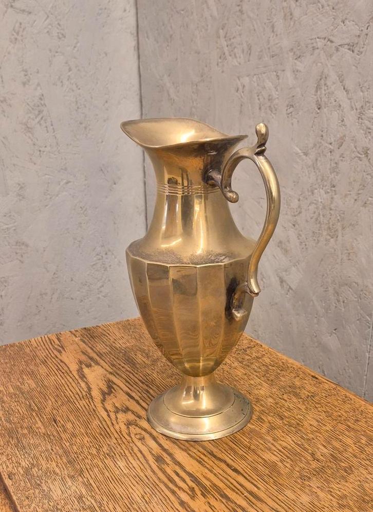 Messing vaas / kan met oor – klassiek model, Antiek en Kunst, Antiek | Vazen, Ophalen of Verzenden