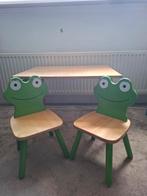 Kindertafel en kikkerstoeltjes groen en hout, Kinderen en Baby's, Ophalen, Gebruikt, Tafel(s) en Stoel(en)