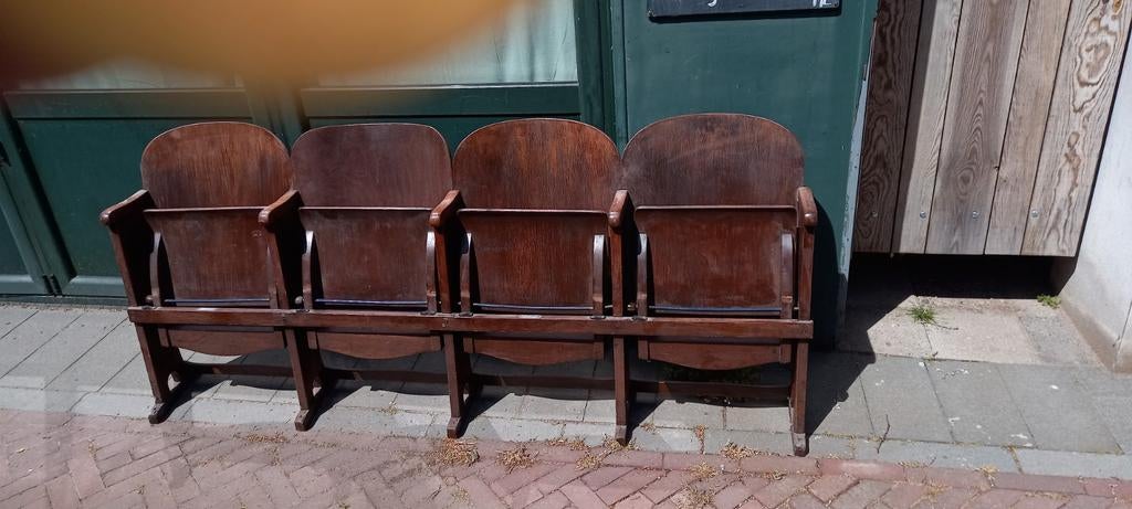 Vintage bioscoopstoelen - 4 op een rij, Gebruikt, Bruin, Vintage, Ophalen of Verzenden