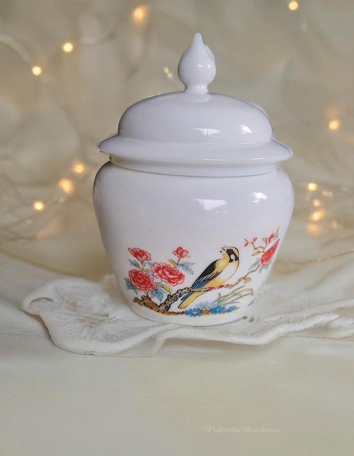 Avon dekselpot Pioenrozen-Vergeet Mij Nietjes en Pimpelmees., Antiek en Kunst, Antiek | Glas en Kristal, Ophalen of Verzenden