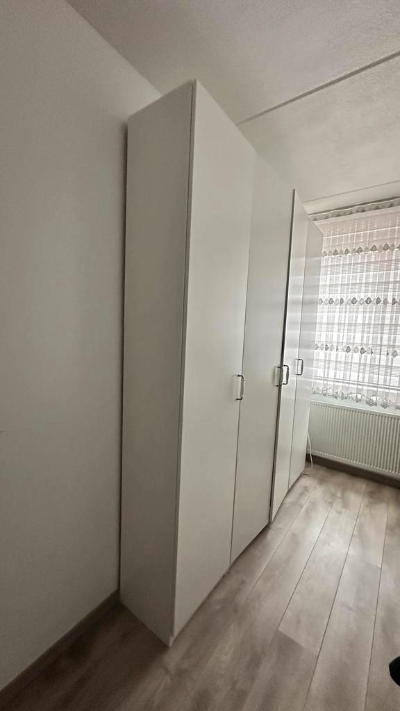 Ruime witte kledingkast met deuren (PAX IKEA KAST), Huis en Inrichting, Kasten | Kledingkasten, Zo goed als nieuw, 200 cm of meer