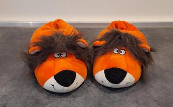 Leuke oranje leeuwensloffen, in maat 34/35. beschikbaar voor biedingen