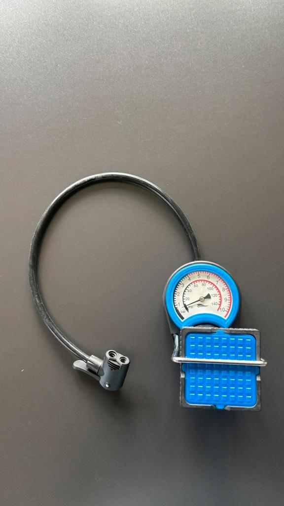 Compacte Fietspomp (Voetpomp)+Drukmeter | Incl. Frame-Tasje, Fietsen en Brommers, Fietsaccessoires | Fietspompen, Nieuw, Drukmeter