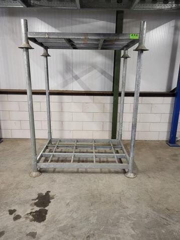 stalen pallet beschikbaar voor biedingen