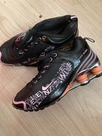 Vintage Nike Shox Y2K Zwart/Roze met Flames Zeldzaam, Ophalen of Verzenden, Gedragen, Zwart, Sneakers of Gympen