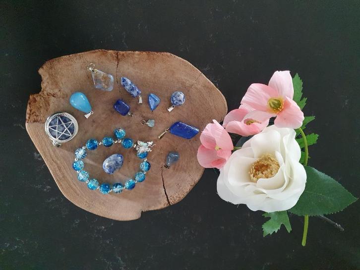12 Blauwe edelsteensieraden met ketting - 12 voor 10,-, Sieraden, Tassen en Uiterlijk, Kettinghangers, Nieuw, Zilver, Blauw, Overige voorstellingen