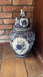 Antieke spullen (klok,radio,vaas,borden), Ophalen