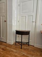 Halfrond antiek tafeltje. Twee lades., Huis en Inrichting, Tafels | Sidetables, Gebruikt, 50 tot 100 cm, Ophalen of Verzenden