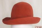 Vintage Dameshoed Reich Modell oranje rood 56, Kleding | Dames, Hoeden en Petten, 56 of 57 cm (M, 7 of 7⅛ inch), Gedragen, Ophalen of Verzenden