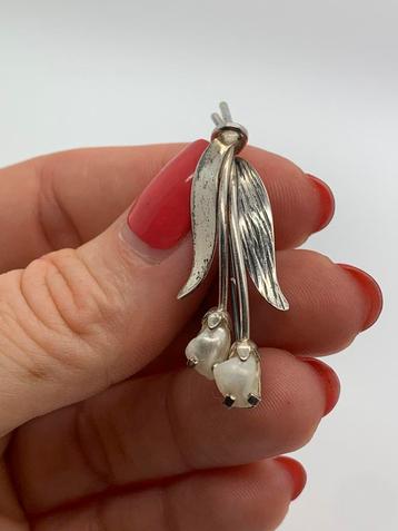 X248 Prachtige zilveren TEKA broche tulp beschikbaar voor biedingen