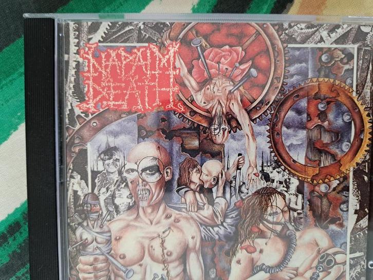 cd Napalm Death – Utopia Banished (1992), Cd's en Dvd's, Cd's | Hardrock en Metal, Gebruikt, Ophalen of Verzenden
