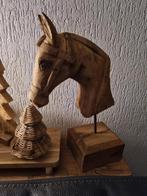 Houten beeld op standaard, Huis en Inrichting, Woonaccessoires | Overige, Ophalen of Verzenden, Zo goed als nieuw