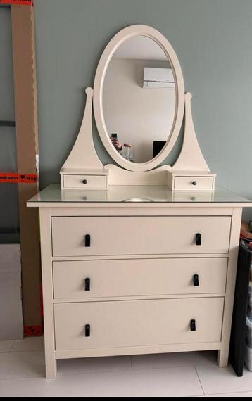 Hemnes lades kast IKEA met spiegel 