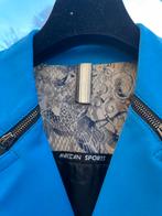 Mooie blauwe damesjas van Marc Cain Sports, Kleding | Dames, Ophalen of Verzenden, Zo goed als nieuw, Maat 38/40 (M), Blauw