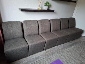 6 prachtige stoelen beschikbaar voor biedingen