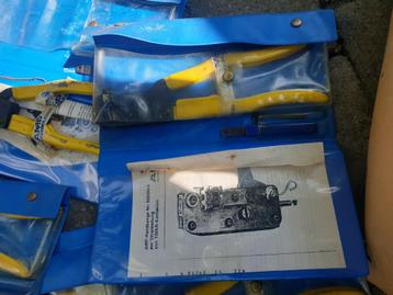 Amp 825590-3 Crimping Tool Crimpzange 

 beschikbaar voor biedingen
