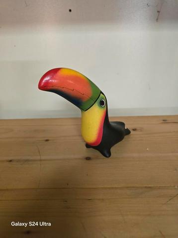 Vogel beeldje beschikbaar voor biedingen