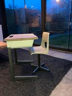Vintage schooltafel met stoel, Kinderen en Baby's, Kinderkamer | Tafels en Stoelen, Ophalen, Gebruikt, Tafel(s) en Stoel(en)