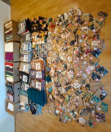 stoffen en fournituren collectie beschikbaar voor biedingen