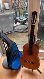 Santana C-100 starters gitaar; 1 snaar moet vervangen., Muziek en Instrumenten, Snaarinstrumenten | Gitaren | Akoestisch, Ophalen of Verzenden