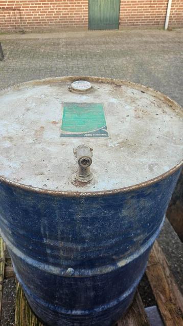 Te koop: vat carboleum 200 liter (~75% gevuld) beschikbaar voor biedingen