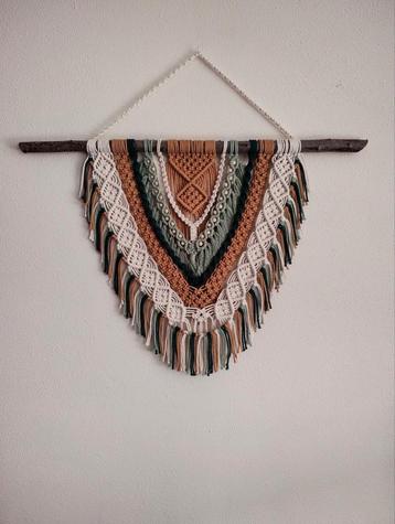 Macramé wandkleed bohemian stijl. Sisters Forever. beschikbaar voor biedingen
