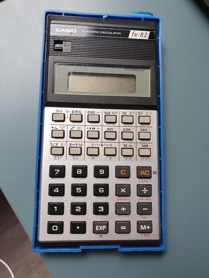 CASIO scientific calculator fx-82, Diversen, Rekenmachines, Gebruikt, Grafische rekenmachine, Ophalen of Verzenden